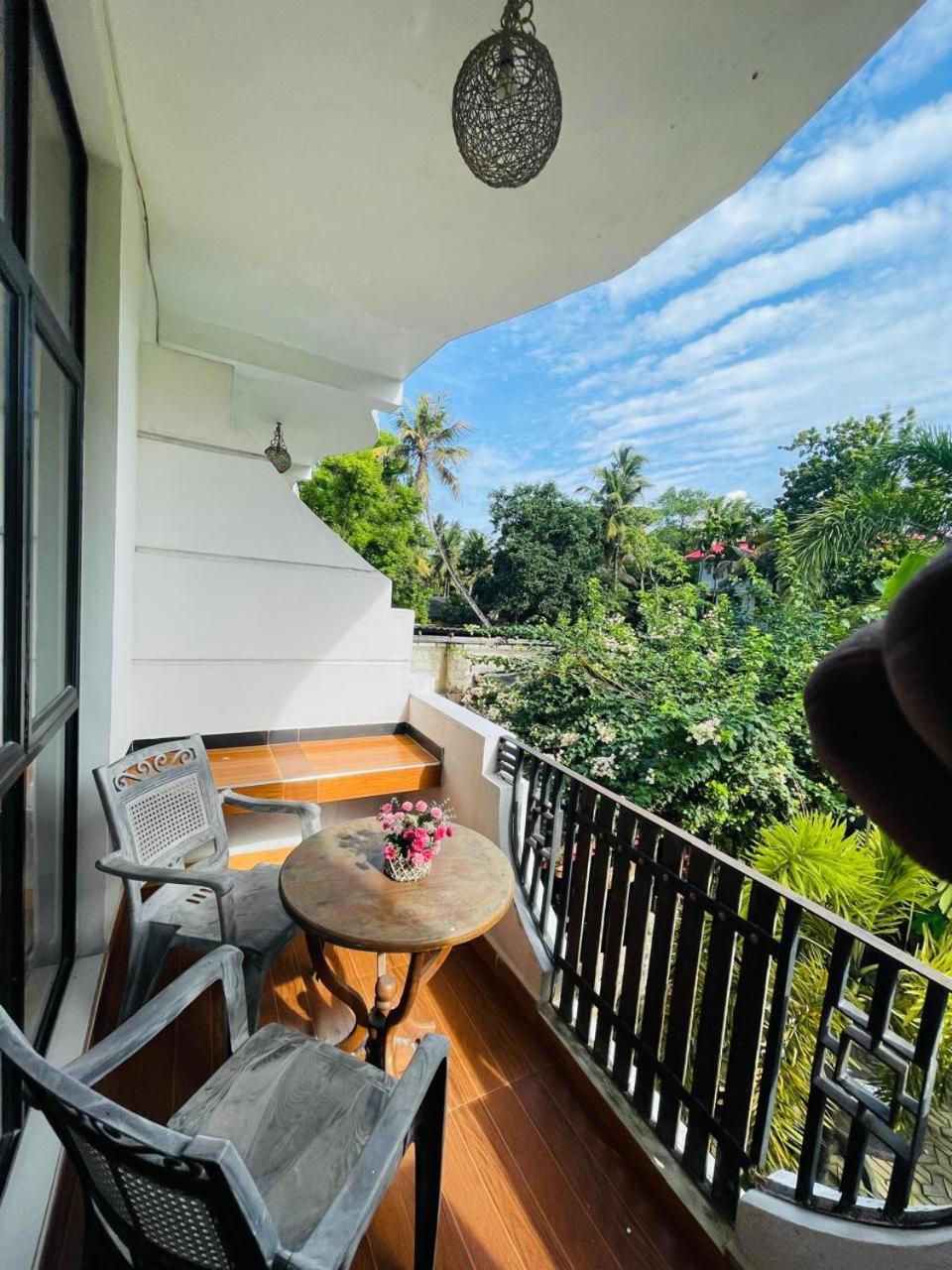 Awon Mirissa Hotel Exterior photo